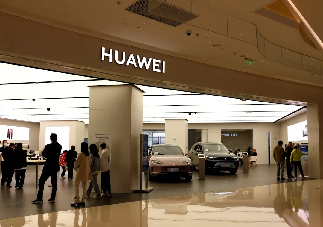 Taiwan Imposes Technology Export Controls on Huawei, SMIC – Bloomberg.com