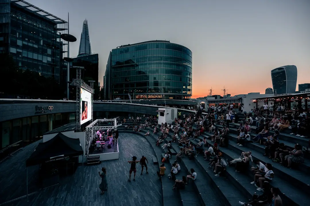 Cinema sotto le stelle e musica dal vivo, doppio appuntamento per Si muove la città