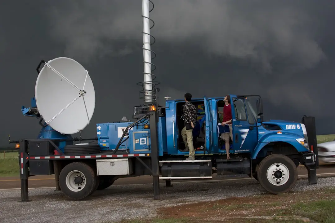 FPL crews strengthen power poles, install smart grid technology for hurricane season – Vero News