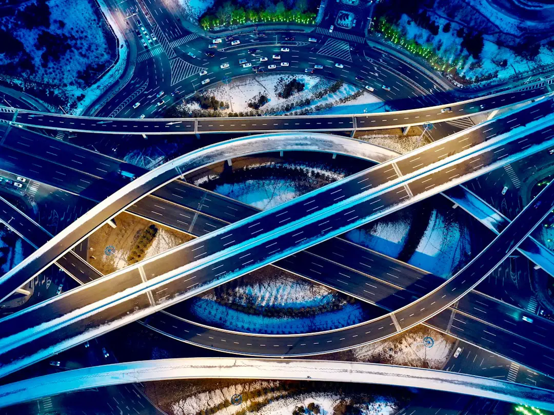 Smart road, la tecnologia delle strade intelligenti è in forte espansione. Ma a che punto siamo? I numeri