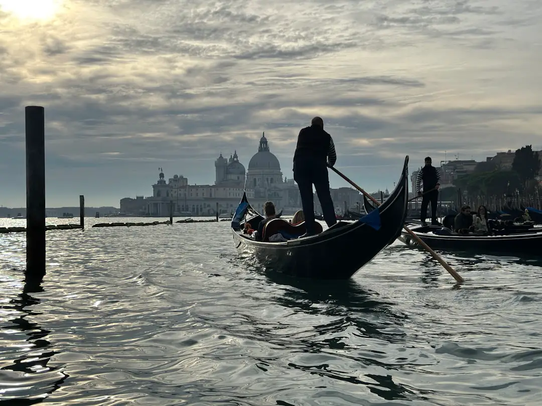 Torna il Cinema Galleggiante di Venezia: si guarda da una barca in mezzo alla Laguna