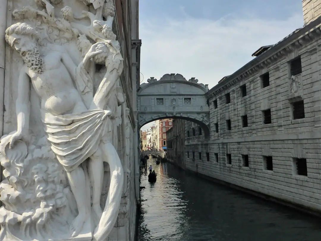 Da Emanuela Fanelli a Pierfrancesco Favino, tutti i romani al Festival di Venezia